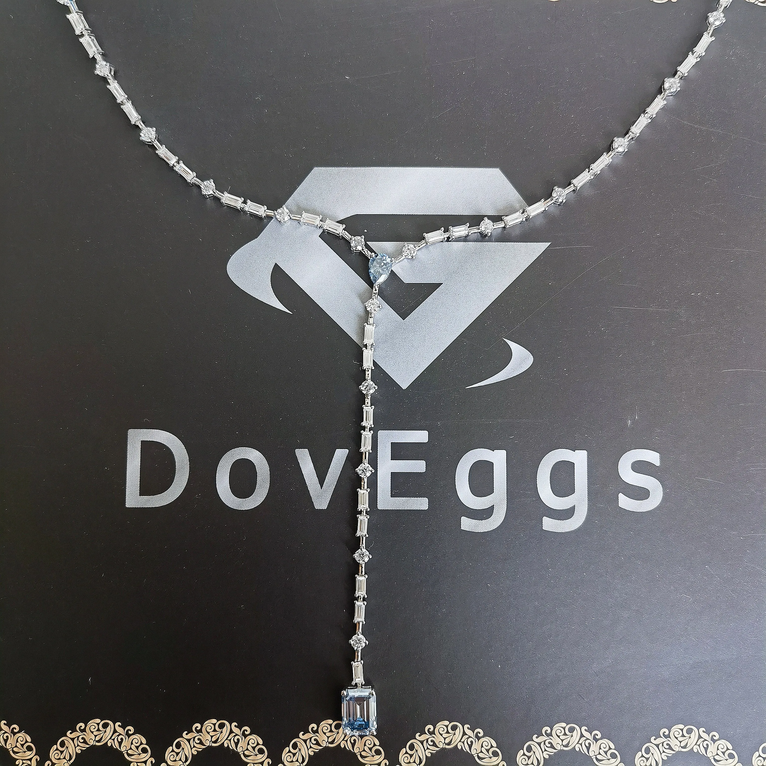 Doveggs emerald pear moissanite pendant necklace for women (18inch   4inch)