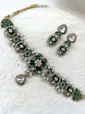 Elegant Emerald Stone Victorian Necklace