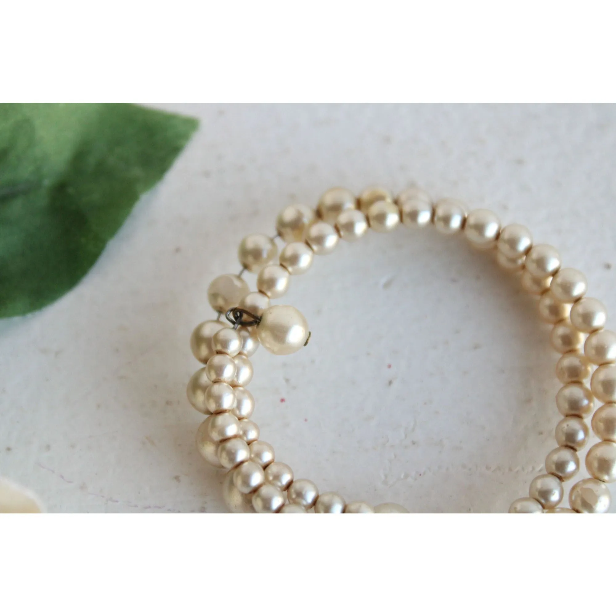 Vintage 1970s Faux Pearl Memory Wire Bracelet