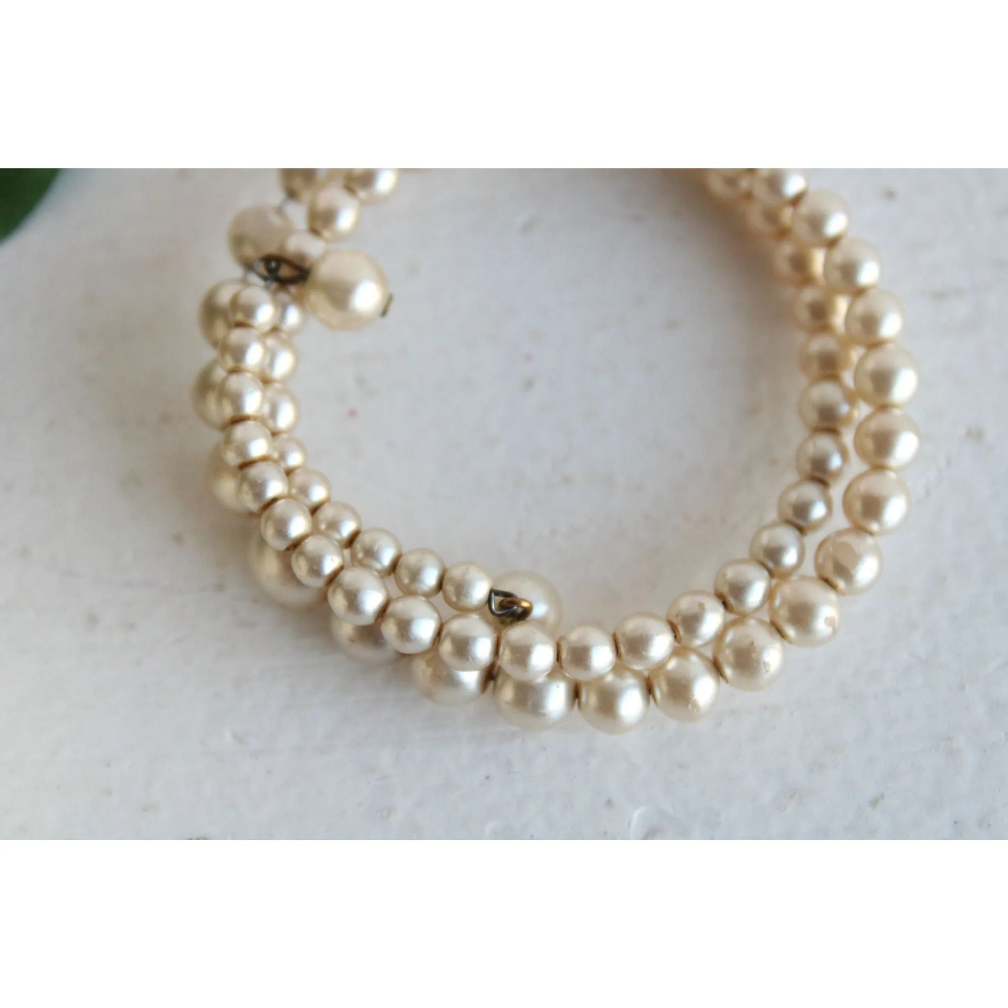 Vintage 1970s Faux Pearl Memory Wire Bracelet