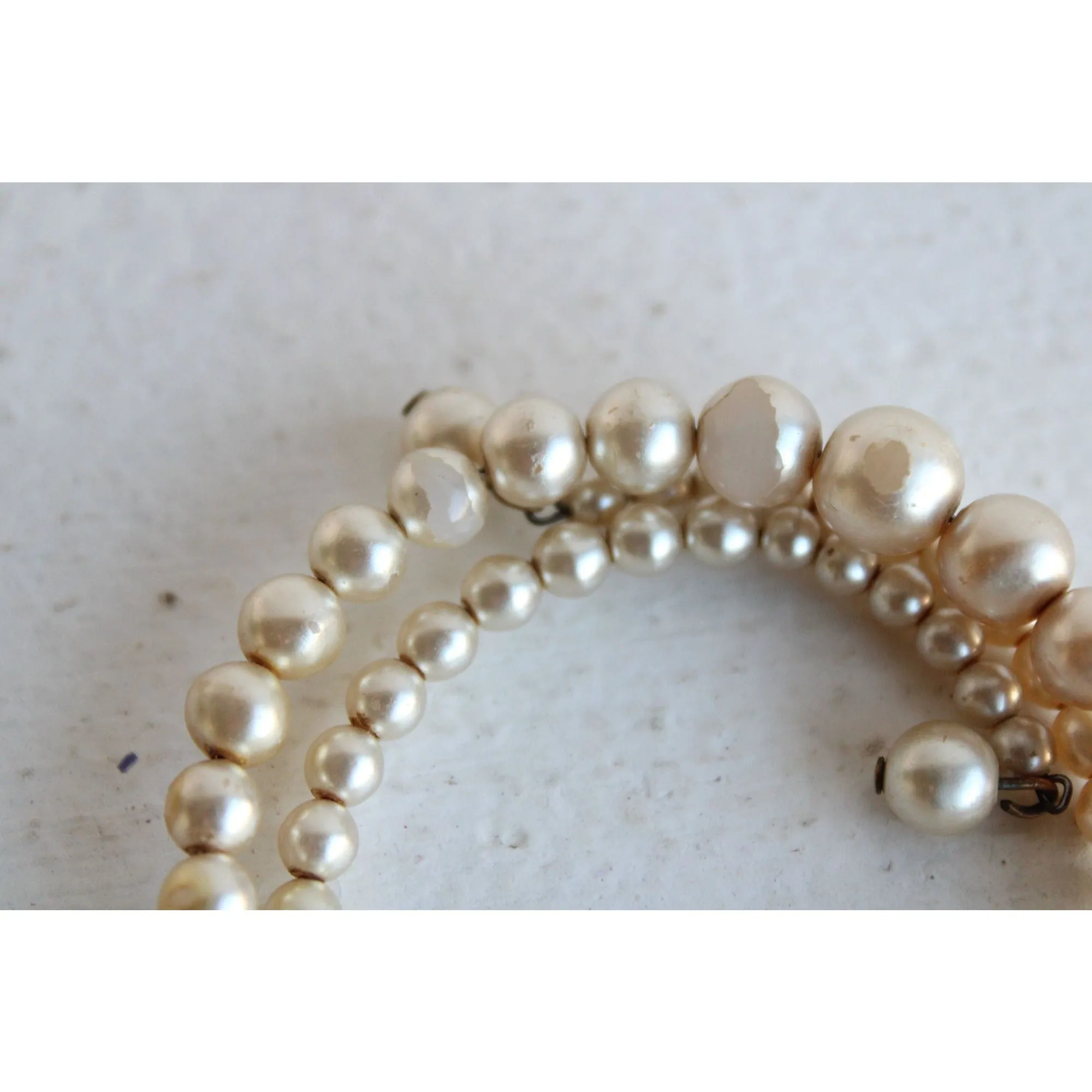 Vintage 1970s Faux Pearl Memory Wire Bracelet